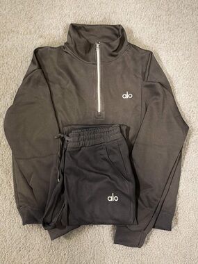 Alo Yoga Black Quarterzip Sweatshirt & Sweatpants UNISEX Set
